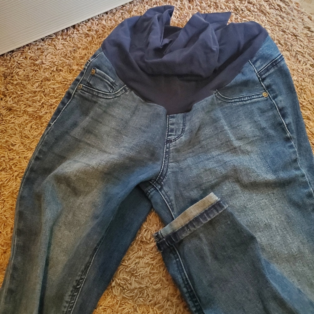 Maternity skinny jeans